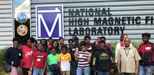 MPMS Students Visit FSU Mag Lab